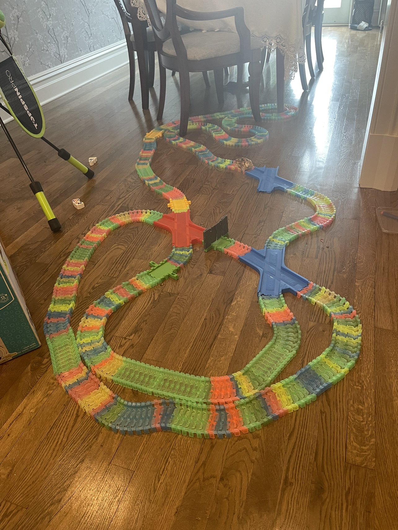 Car racing set with 1 car