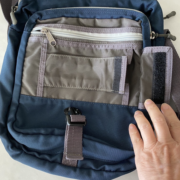 MEC Unisex Crossbody Travel Bag image indicator(7)