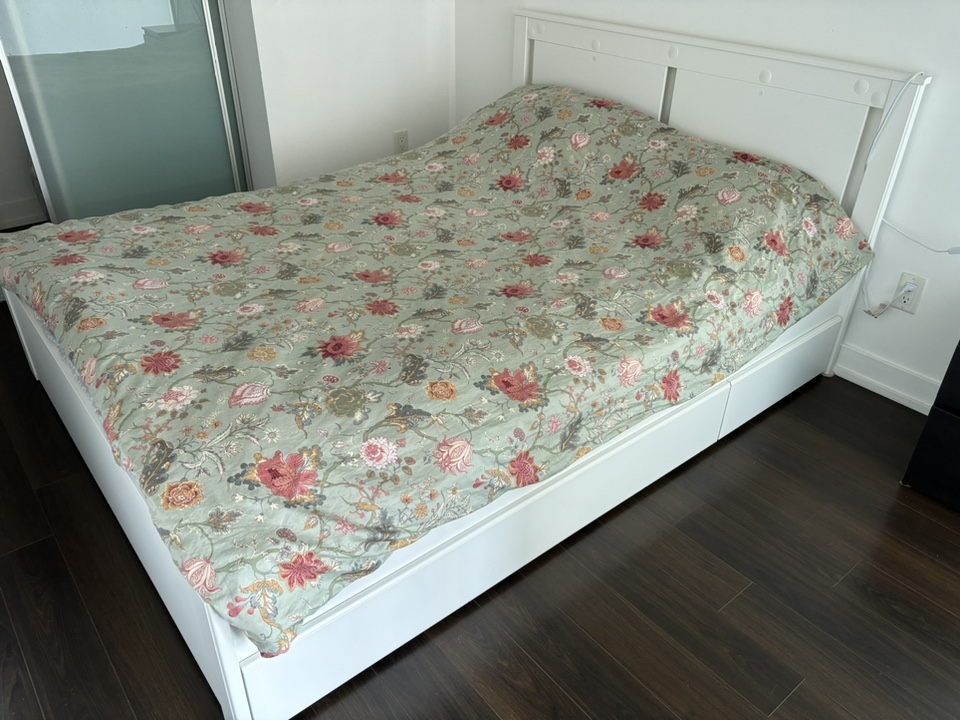 Queen bedframe for sale (white)! - photo 3