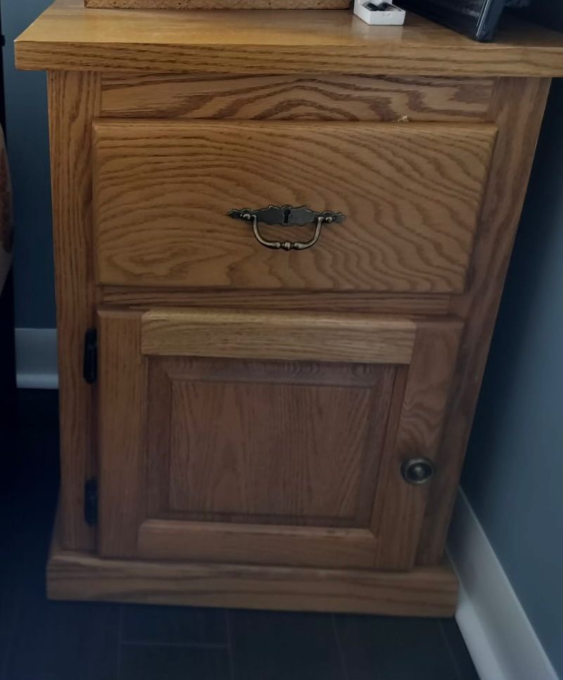 Moving out sale:- bed side tables (2 pieces) thumbnail