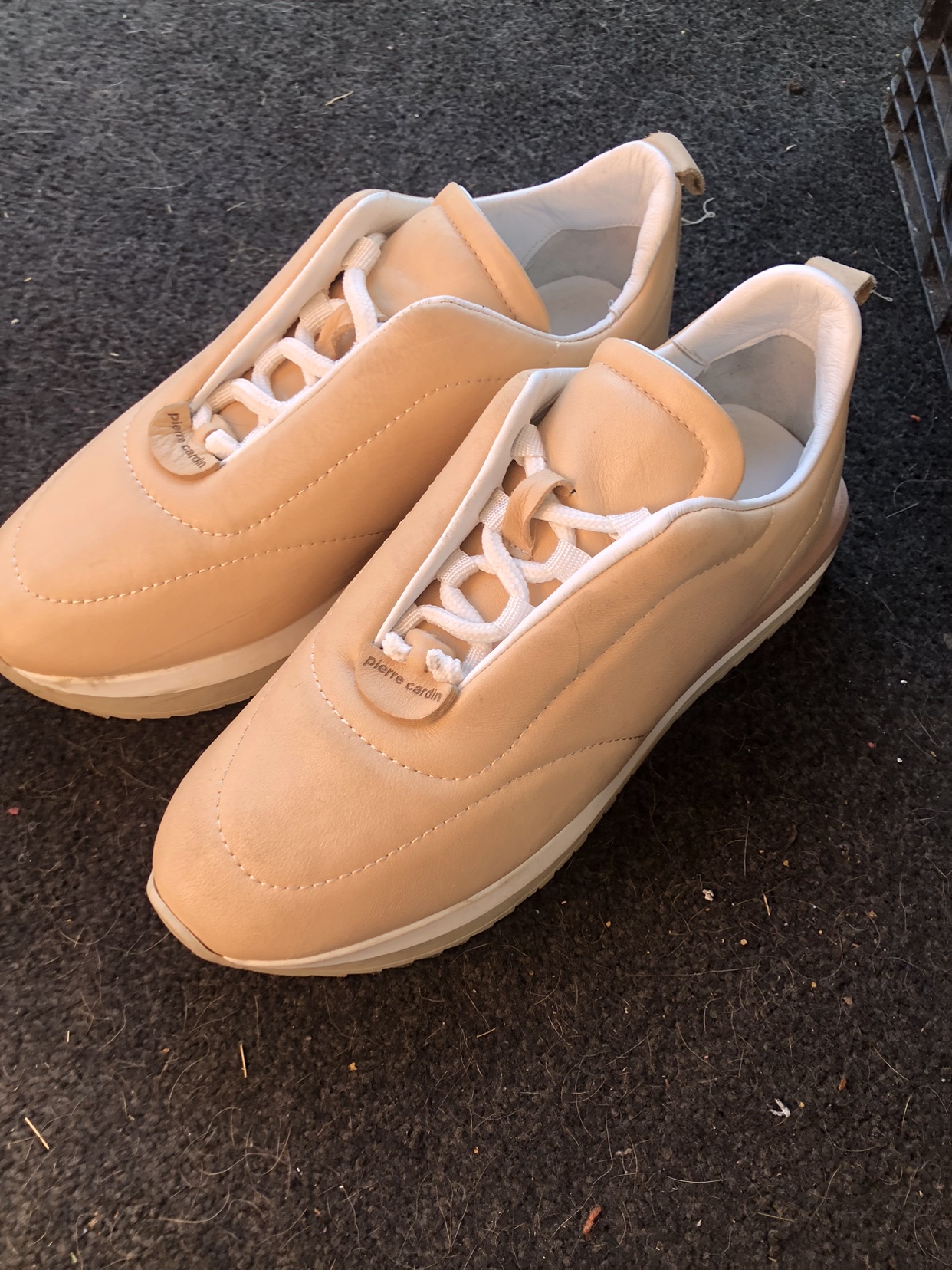 Pierre Cardin Sneakers Size 7