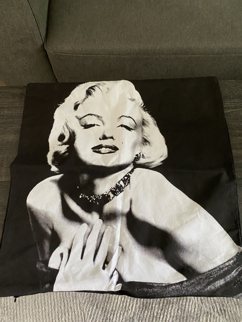 #freecycle Brand new Marilyn Monroe pillow case