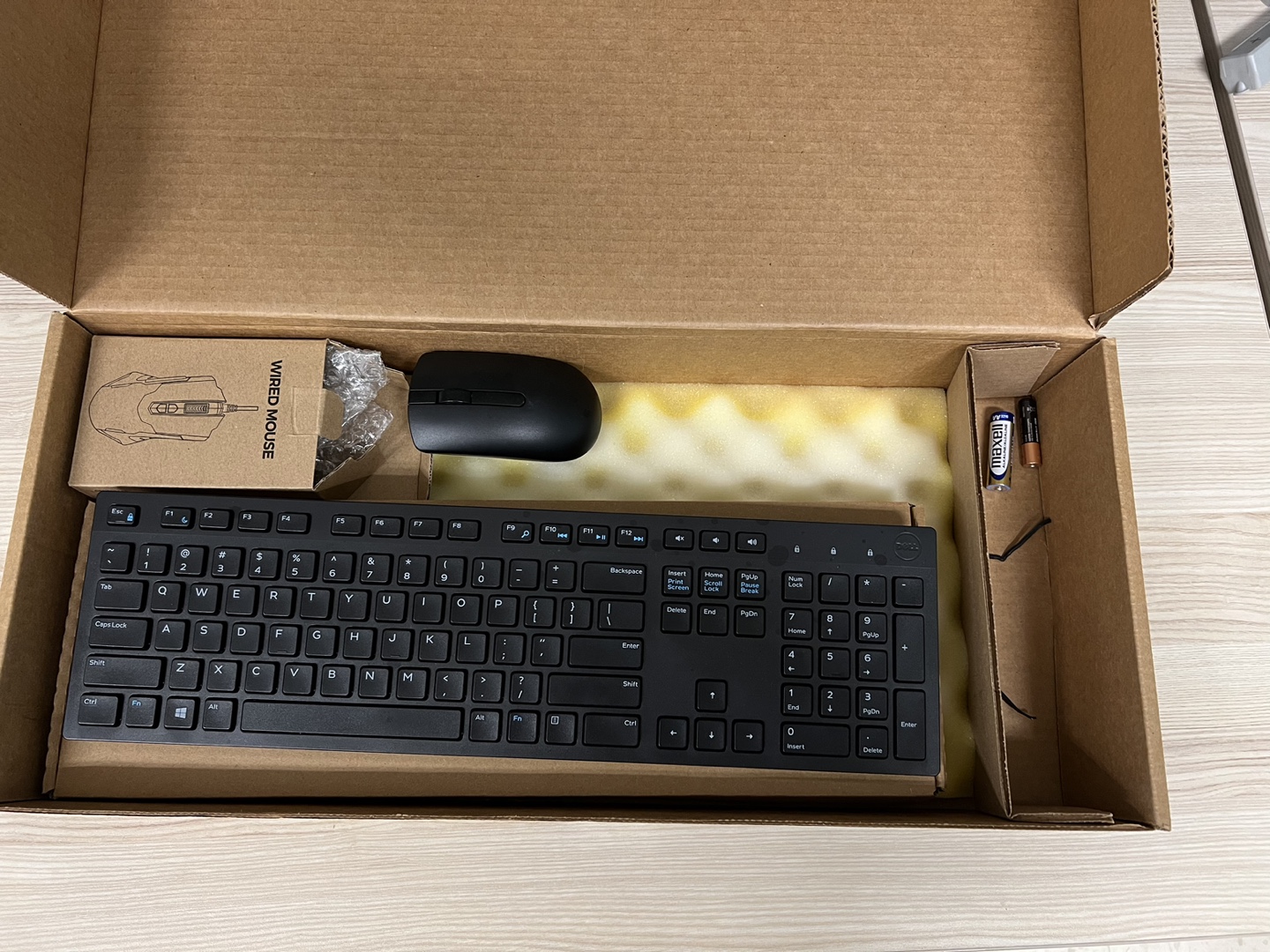Dell wireless keyboard and mouse thumbnail