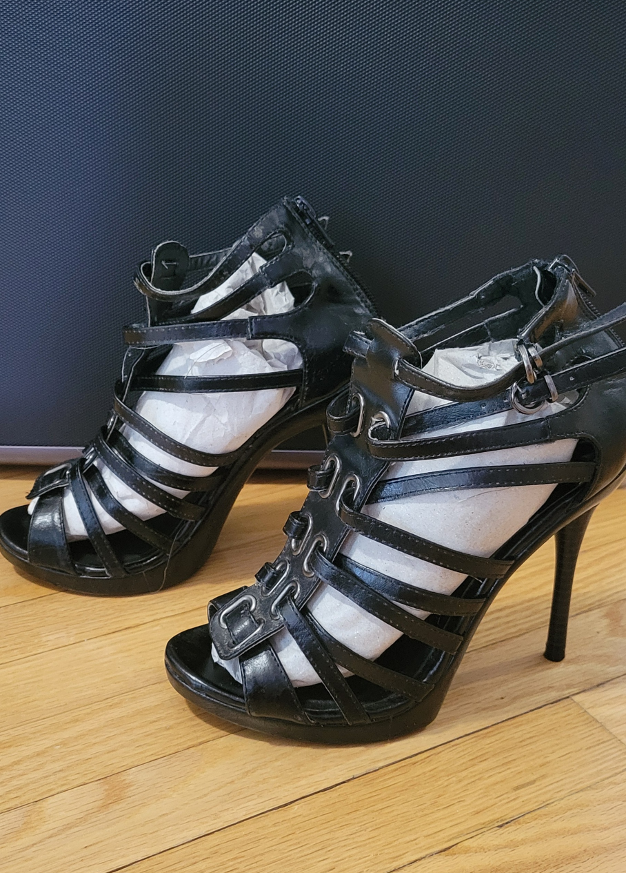 🧡 Slightly used ladies shoes image indicator(4)