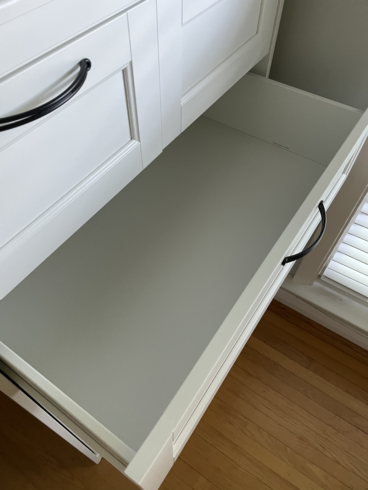 Moving Sale/ IKEA SONGESAND 6-drawer chest, white image indicator(4)