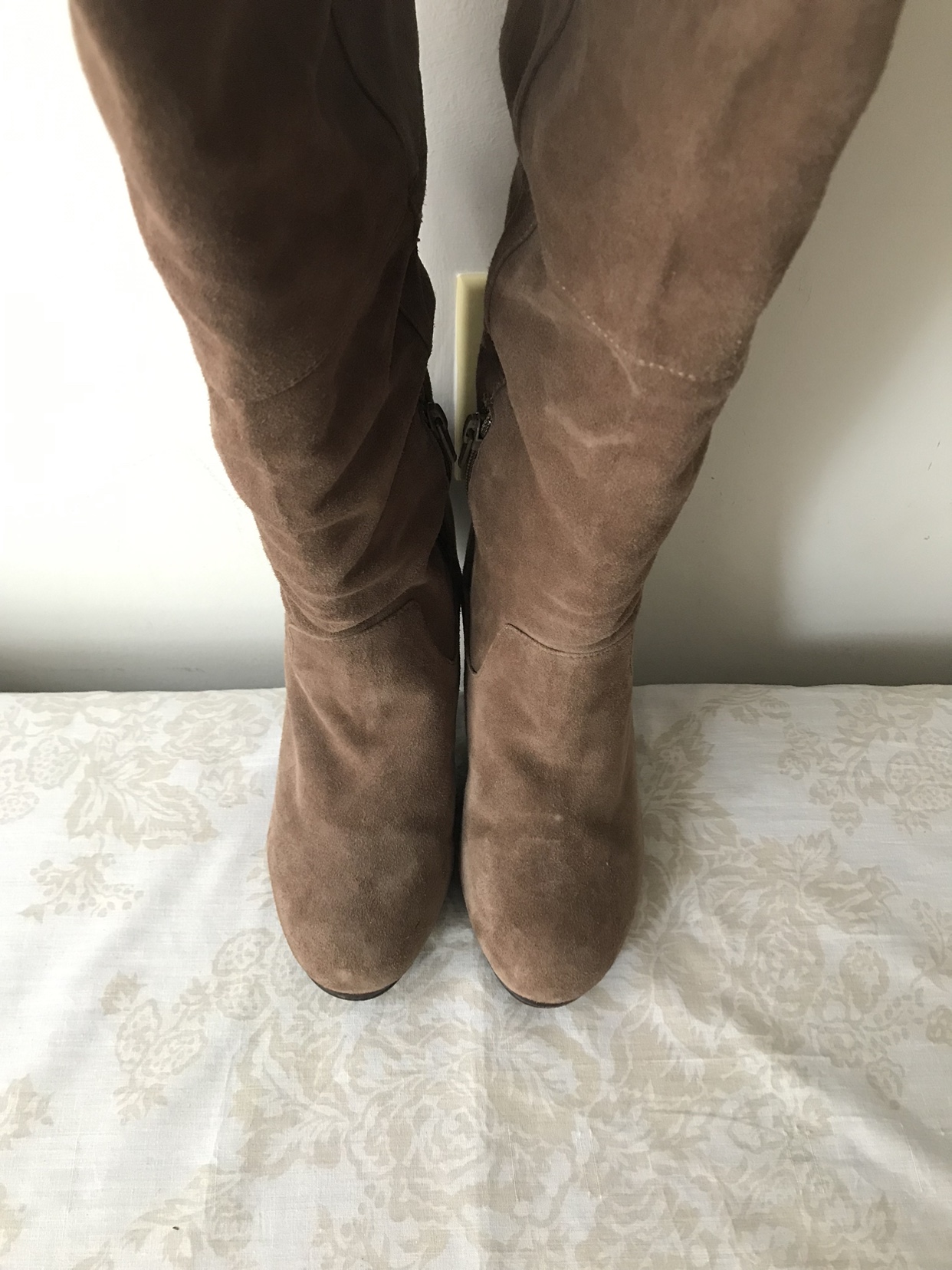 H&M faux suede boots sz 8 ⚽️ image indicator(2)