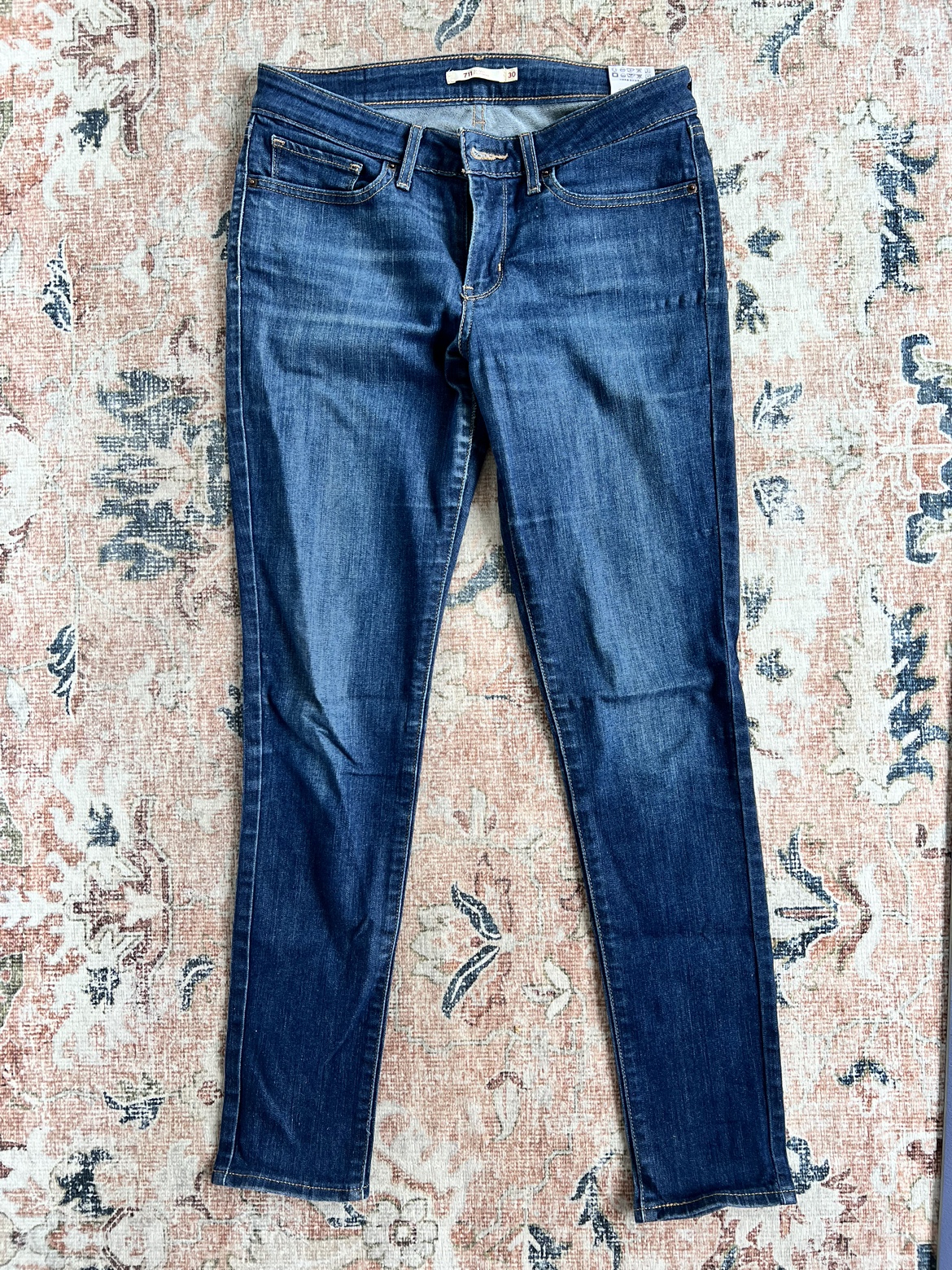 Levi’s 711 image indicator(3)