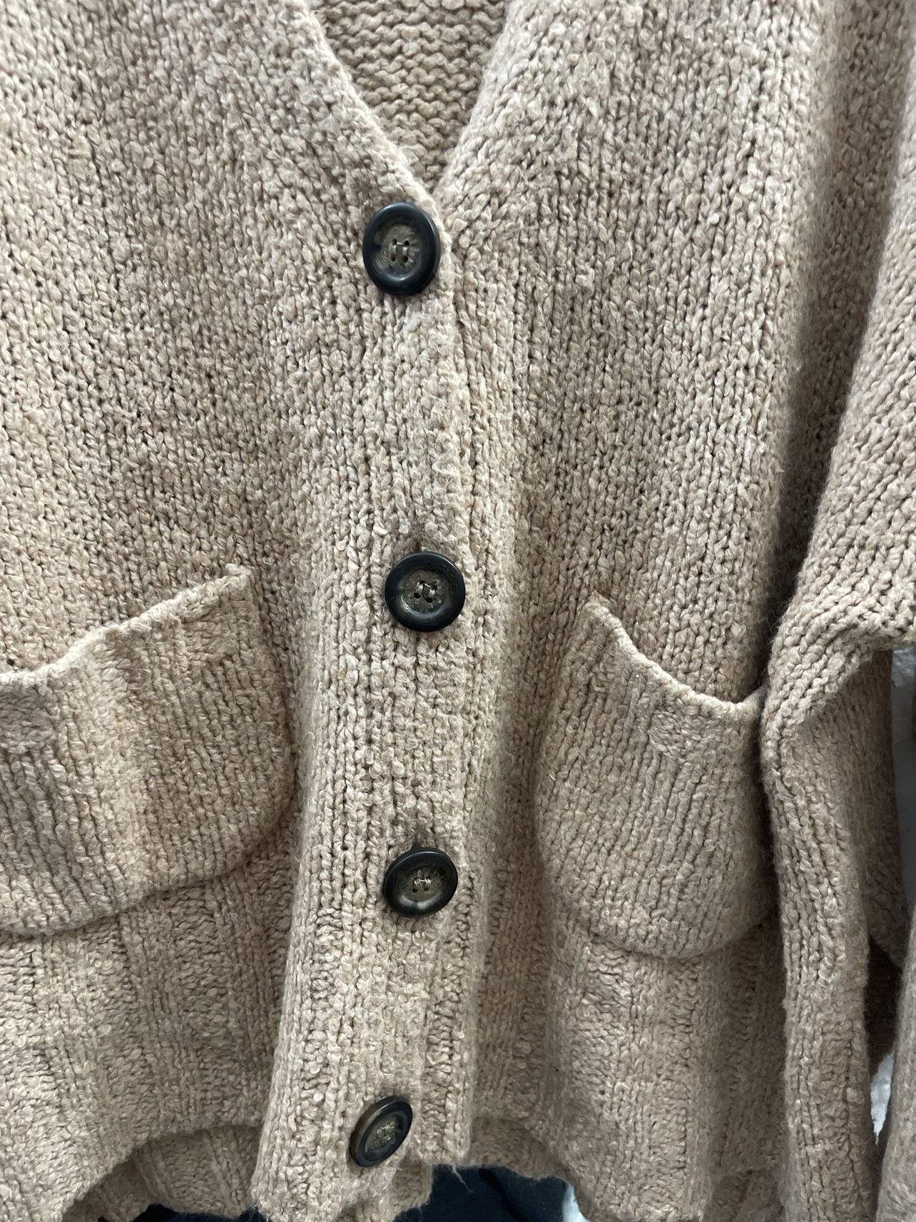 Urban Outfitters image indicator(3)