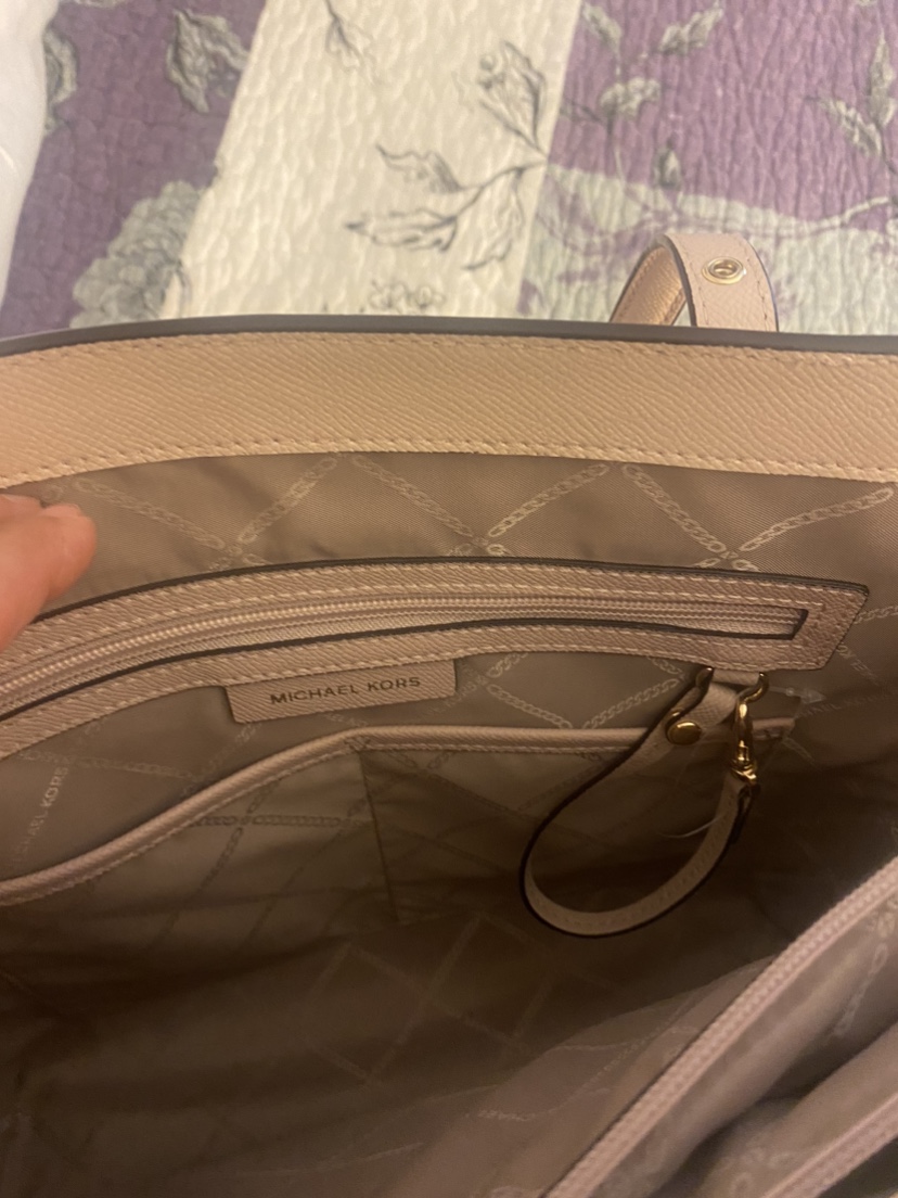 Michael Kors pink tote image indicator(3)