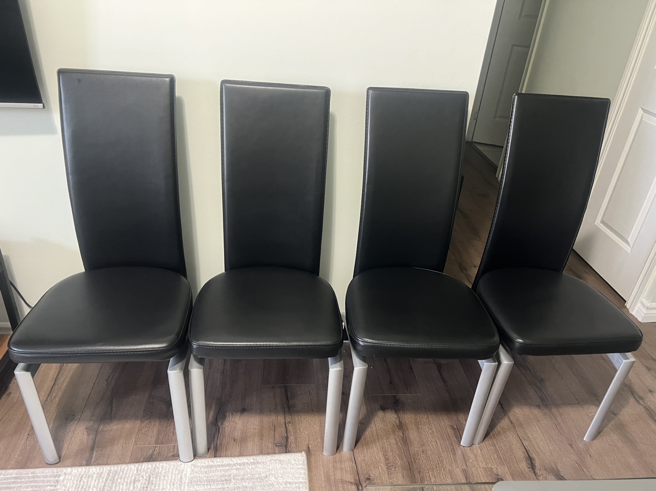4 dining chairs - photo 2
