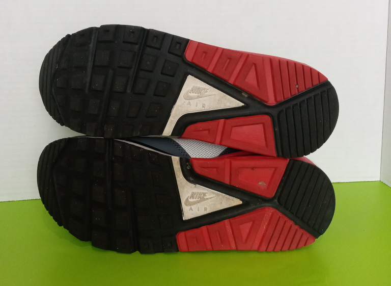 Women's Nike Air. Size 8 wide. image indicator(4)