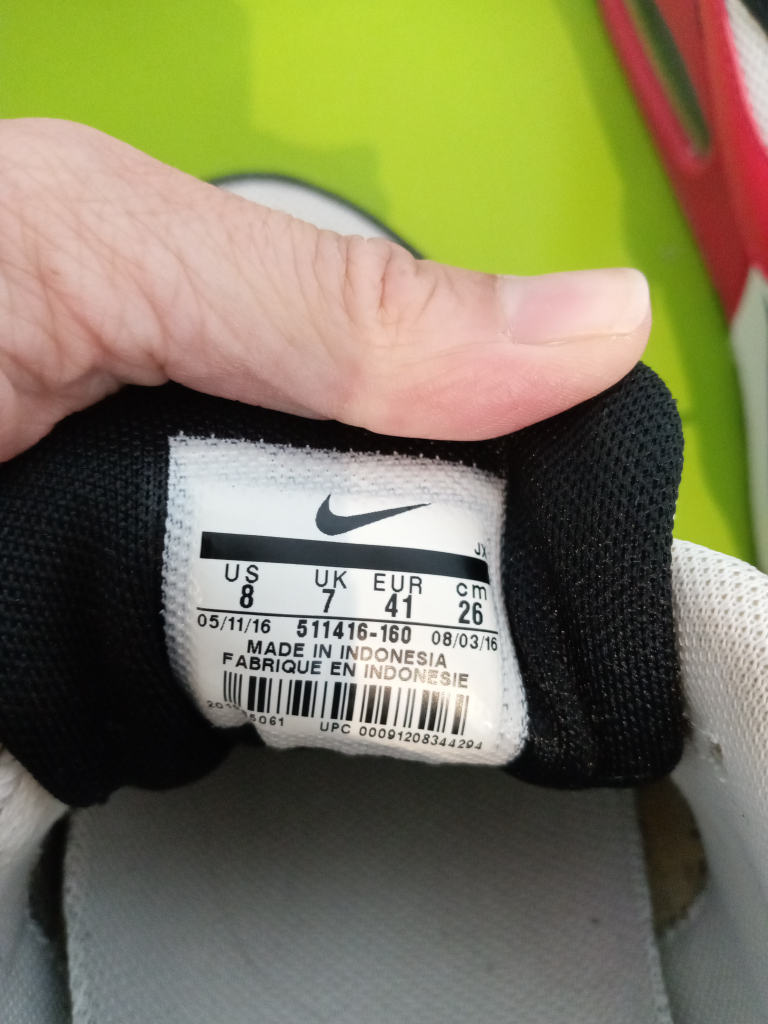 Women's Nike Air. Size 8 wide. image indicator(6)