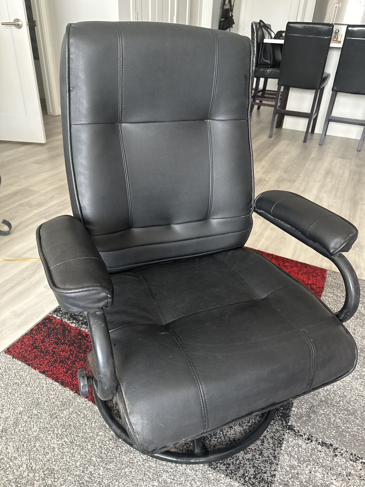 Leather chair , spinning #freecycle