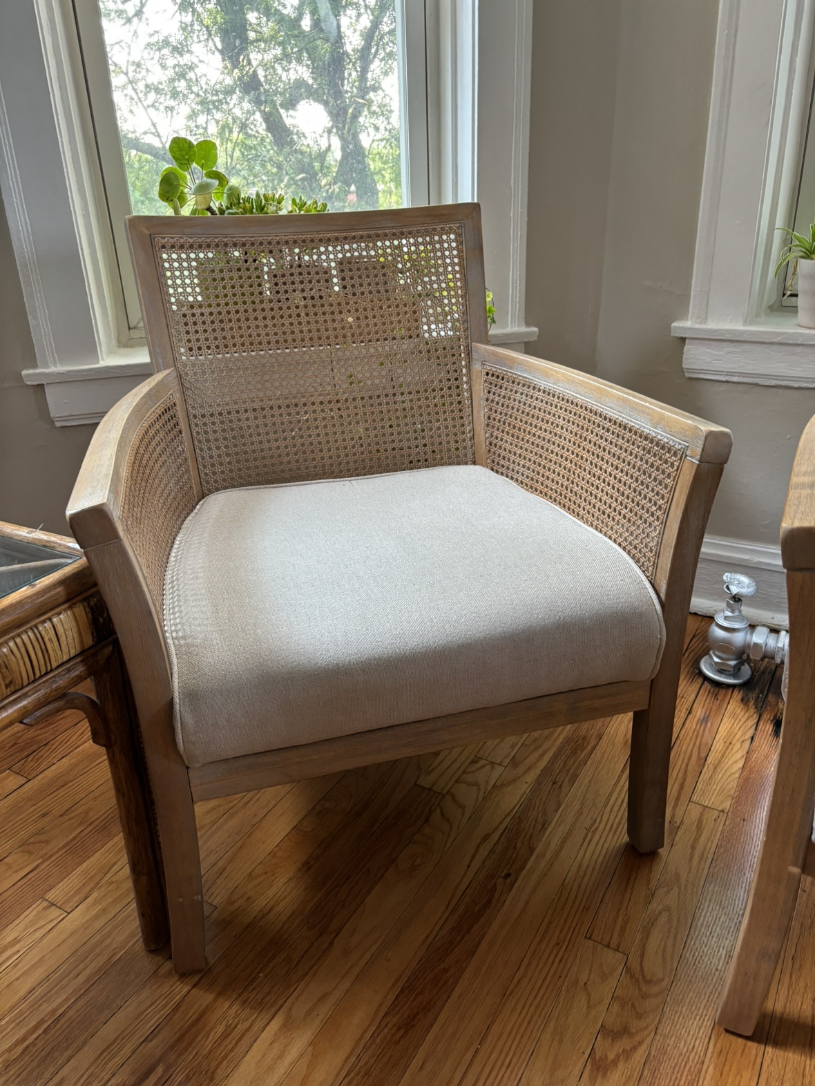 Comfy accent chairs or dining head chairs - photo 2