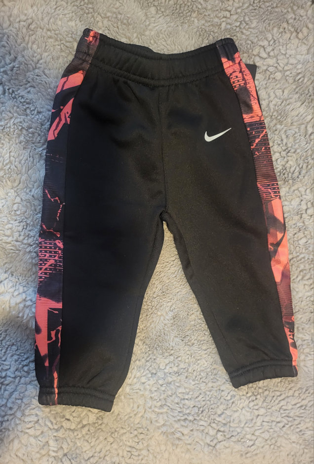Nike Boy`s Dry Fit Therma Legacy 2 Piece Set-12M image indicator(5)