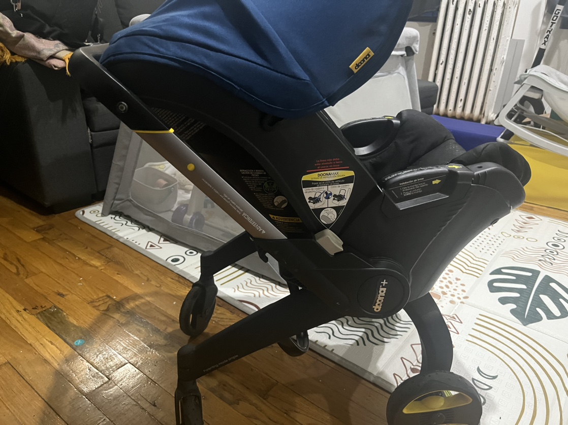 Used Donna infant stroller/ also a car seat