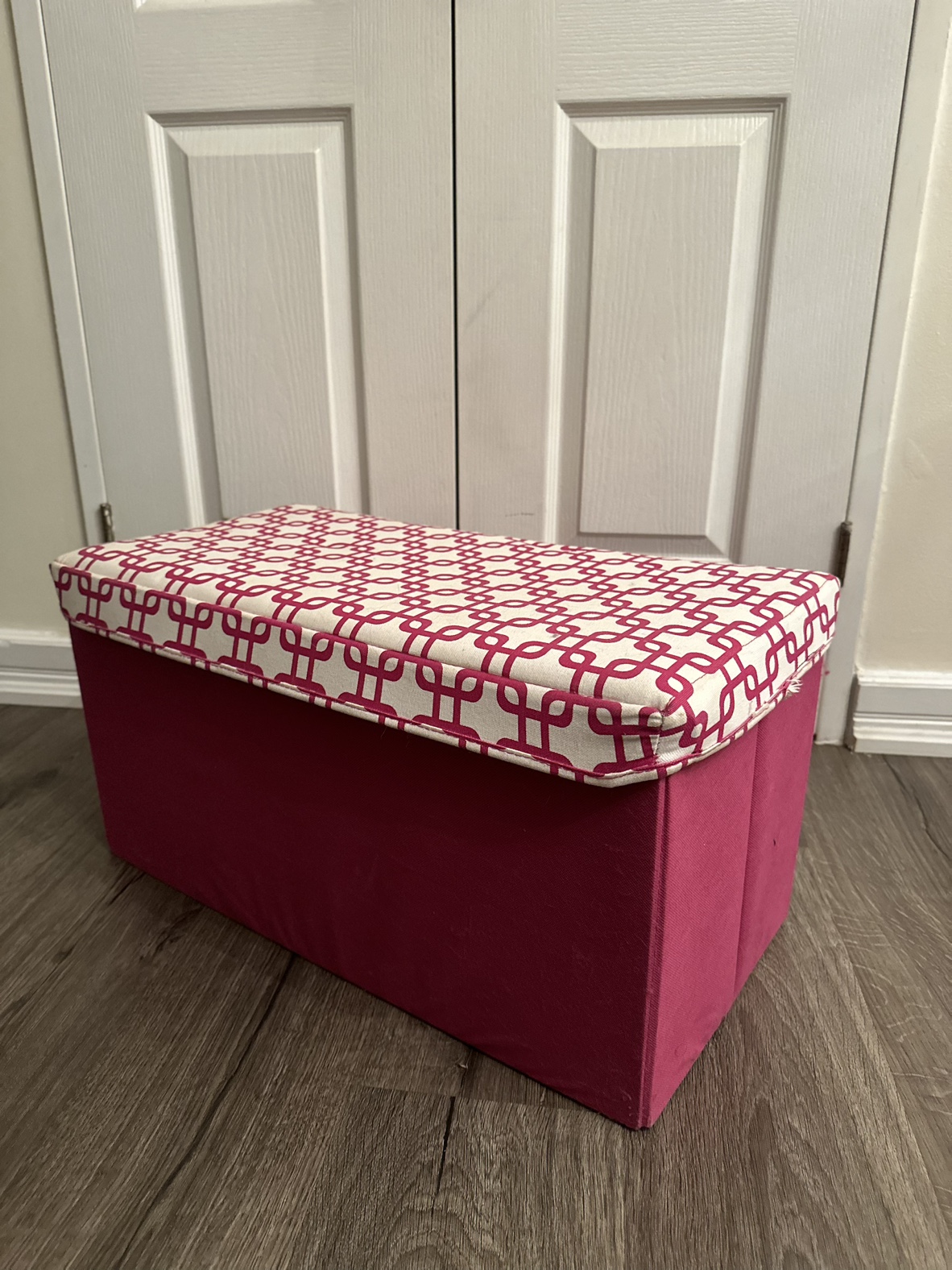 Compact Sturdy Convertible Storage Ottoman