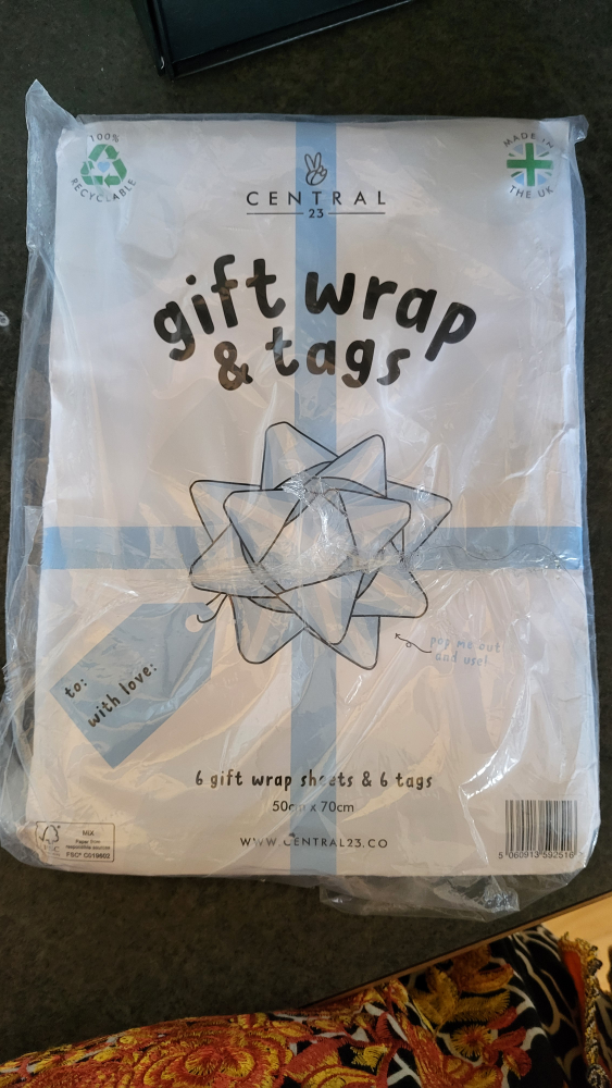 Gift wrap & Tags
