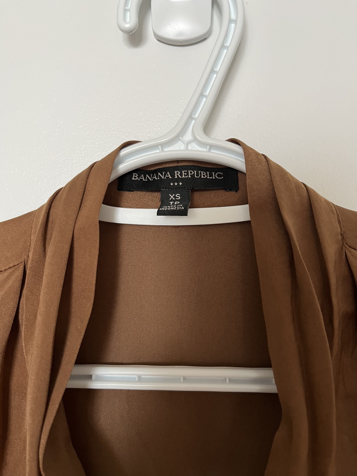 Banana Republic Satin Blouse - photo 2