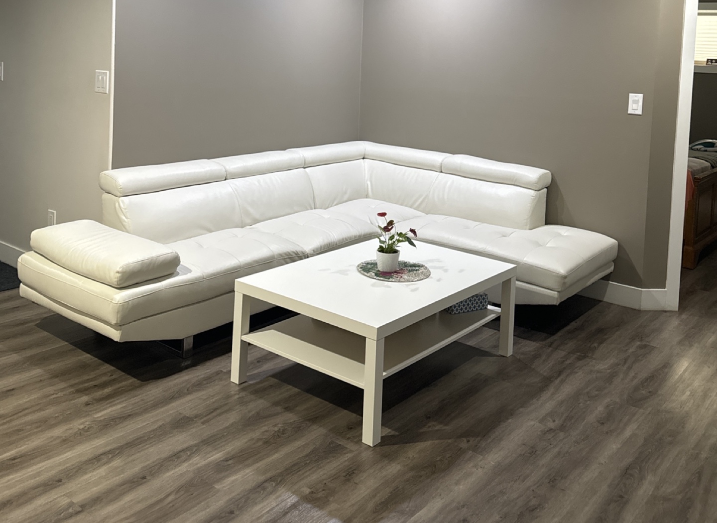 White leather sofa - photo 2