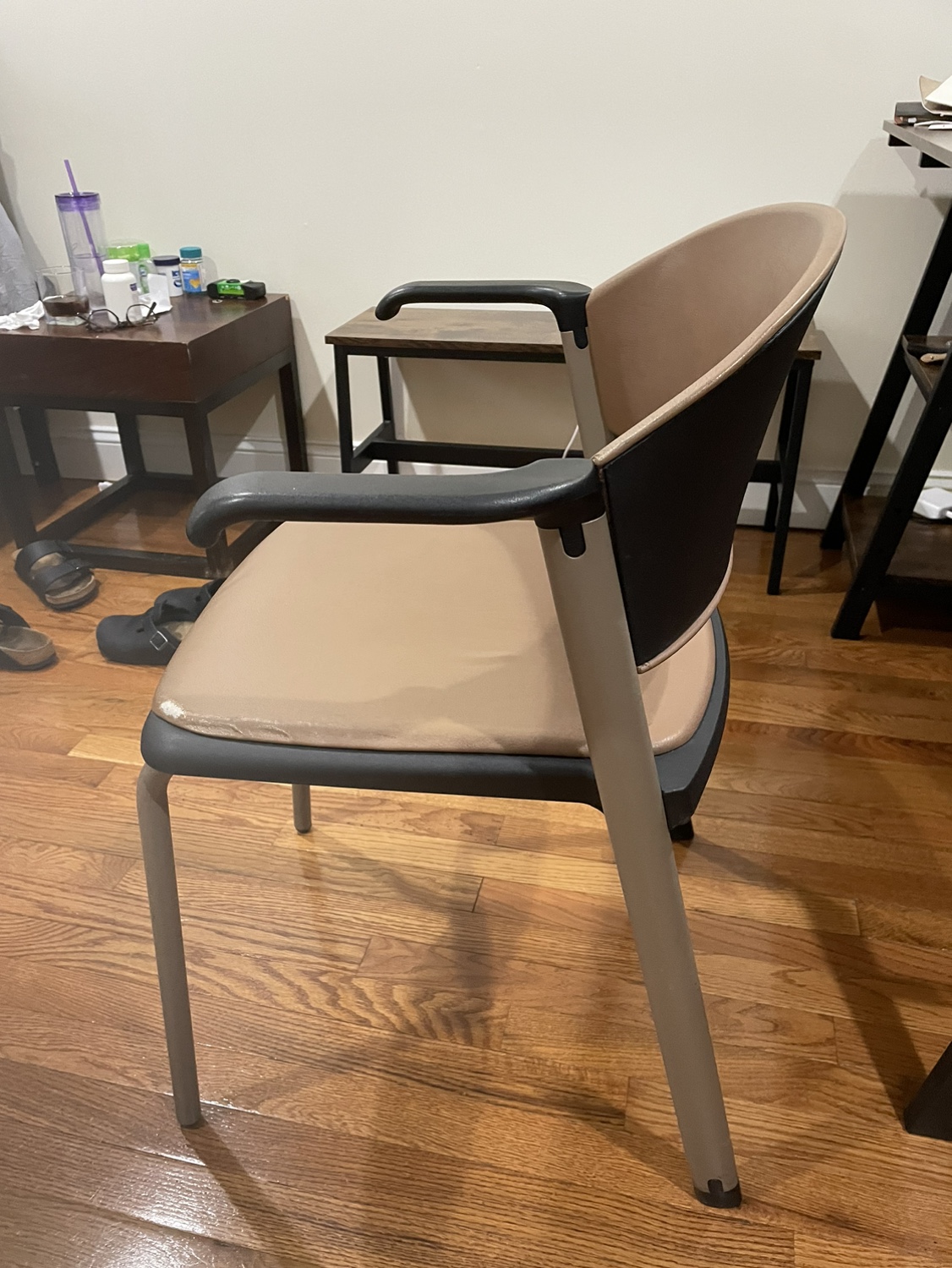 Chair - photo 2