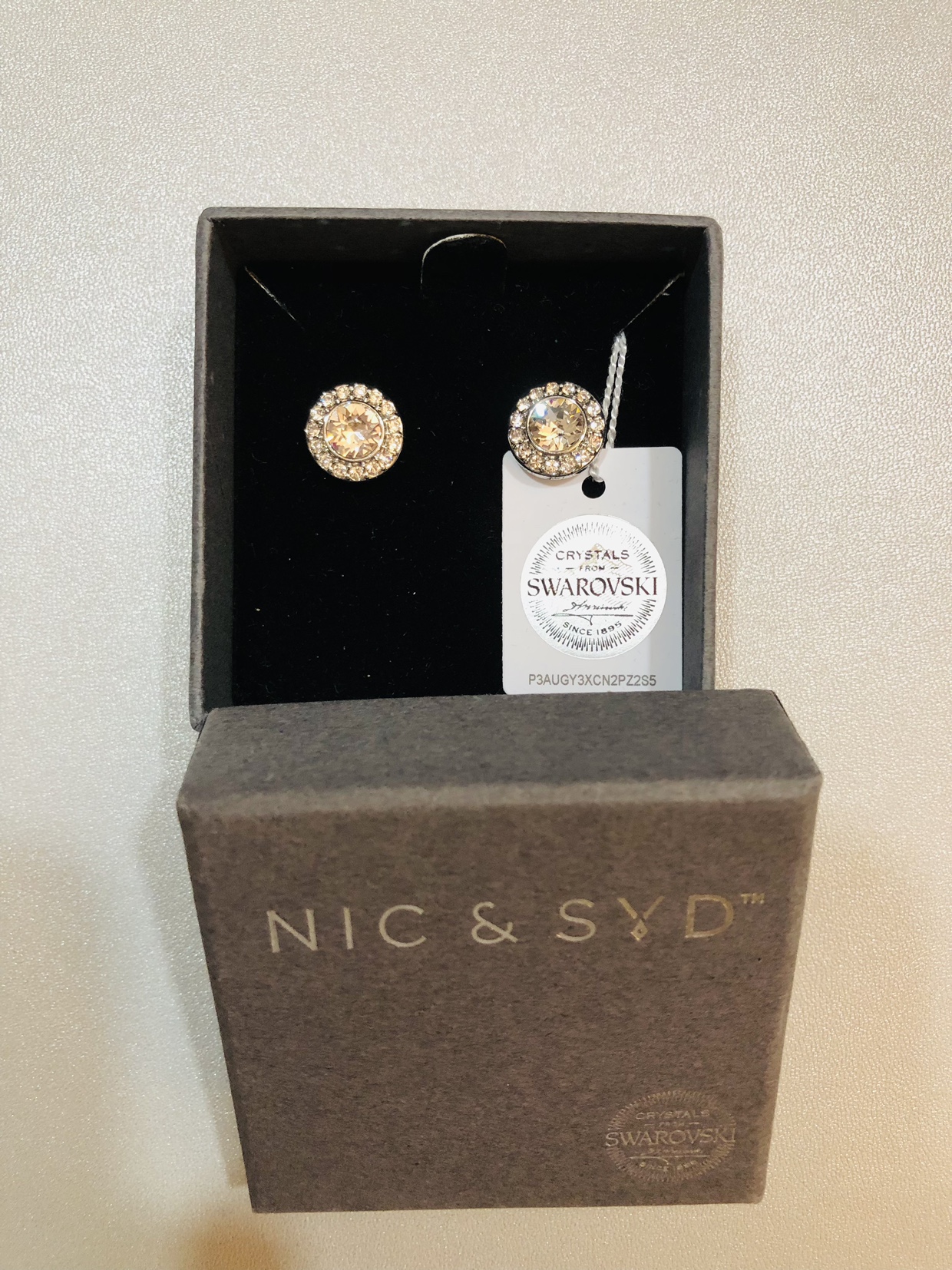 《brand new》Swarovski crystal earrings thumbnail