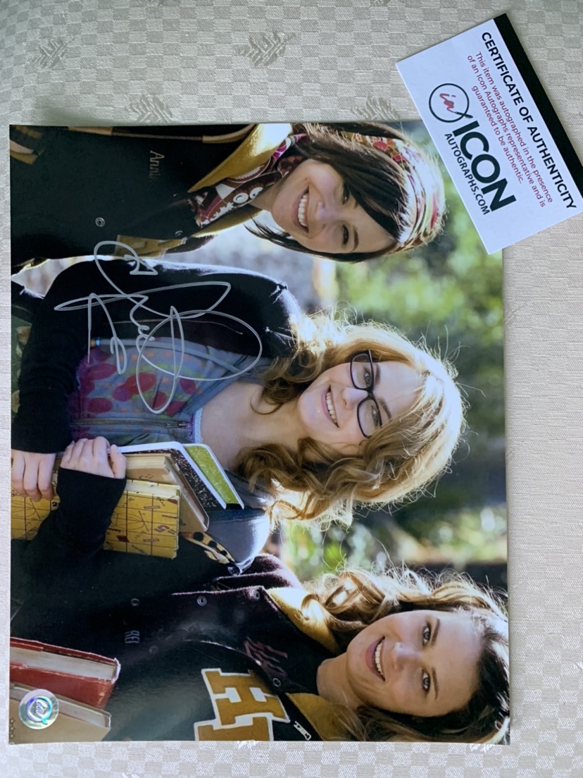 Autographed Scout Taylor-Compton 8x10 - photo 2