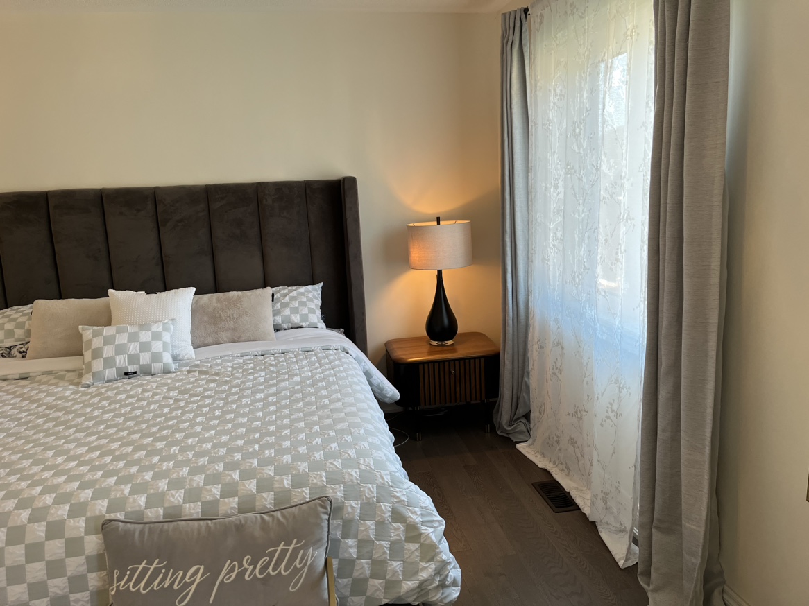 KING SIZE BED WITH STERN & FOSTER MATTRESS - photo 3