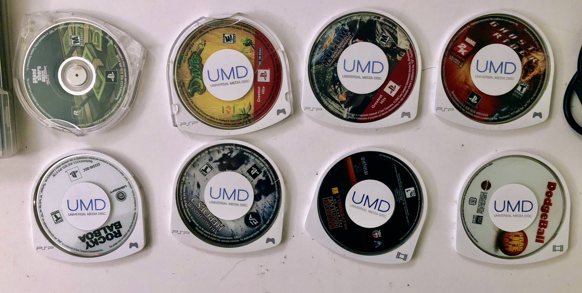 Song PSP 2001 Bundle w/9 Discs New Battery - photo 3