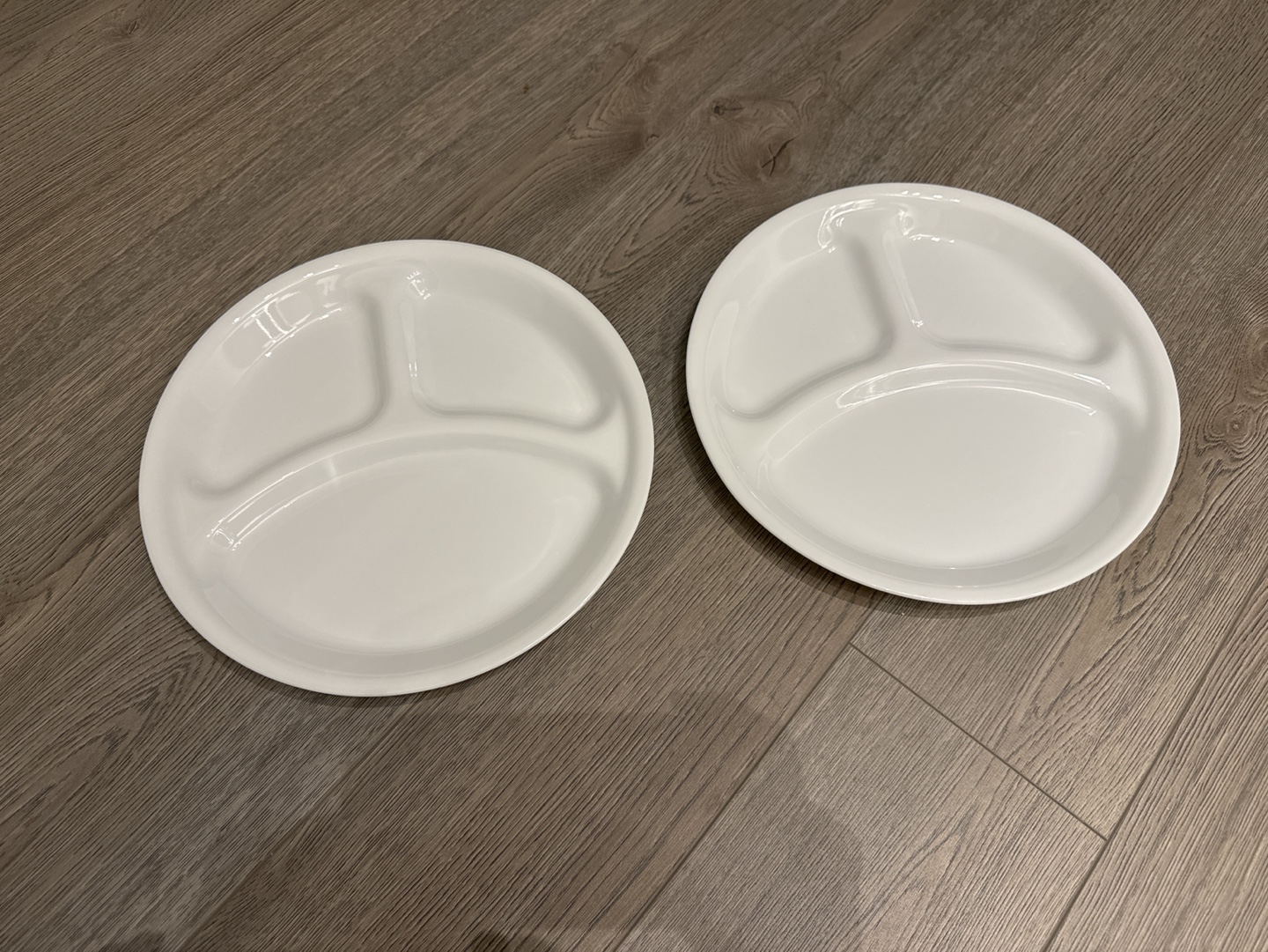 Set of 2 compartment plates
