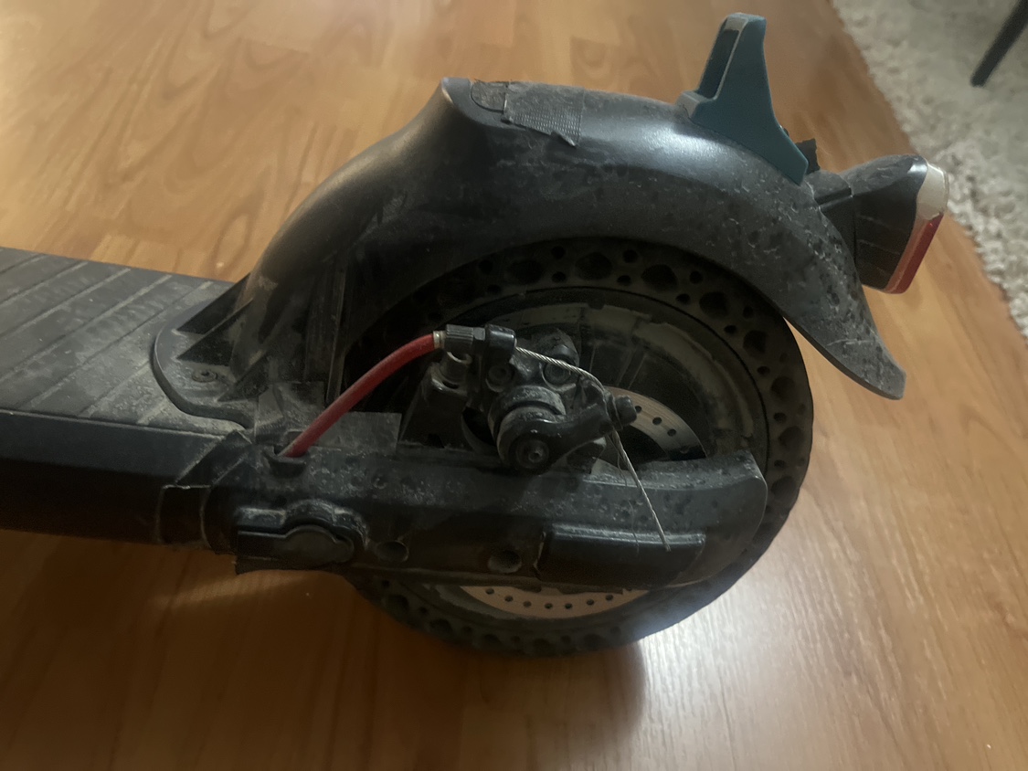 Gotrax electric scooter - photo 3