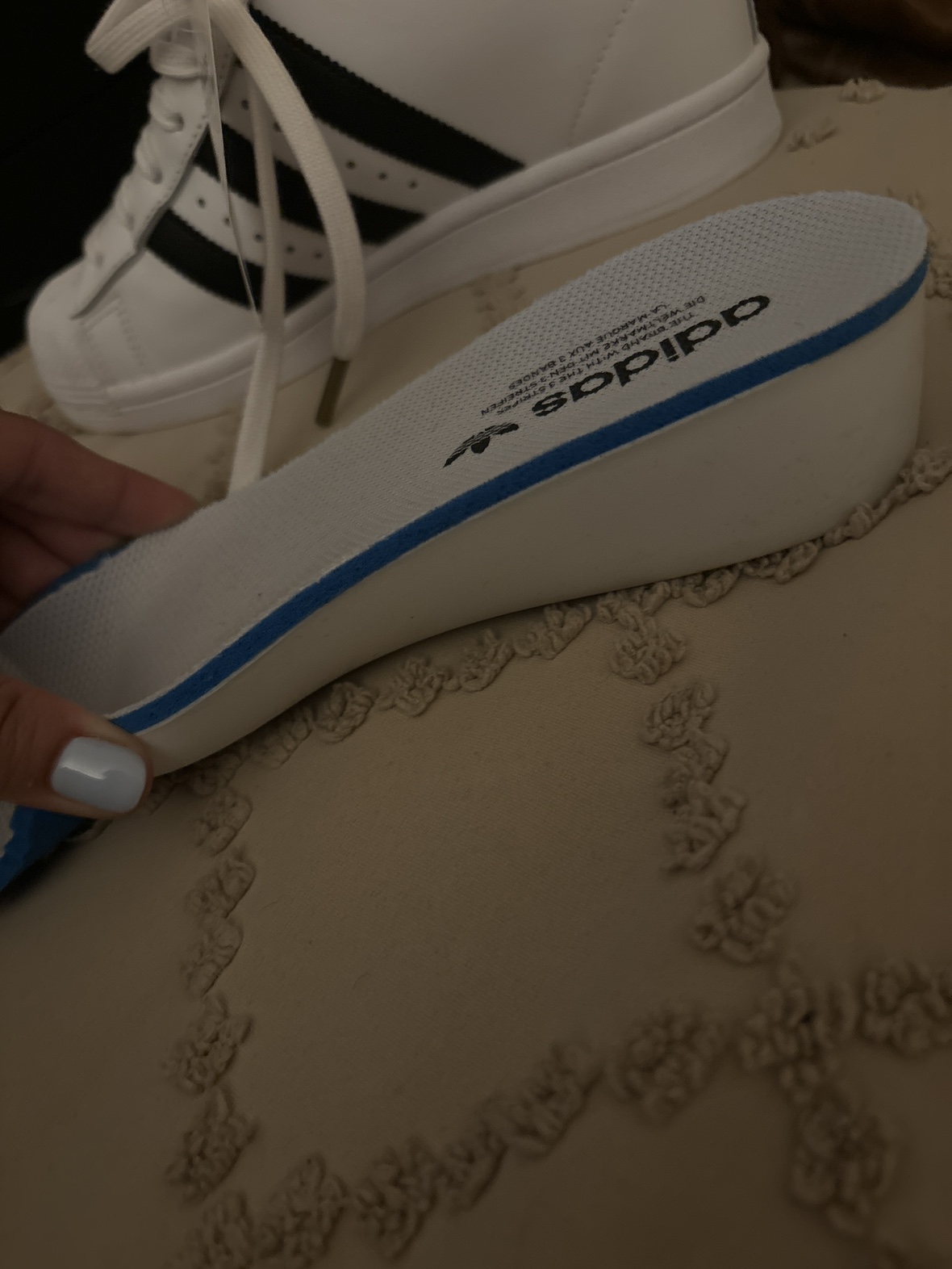 Women’s Adidas Superstars (high top) image indicator(6)