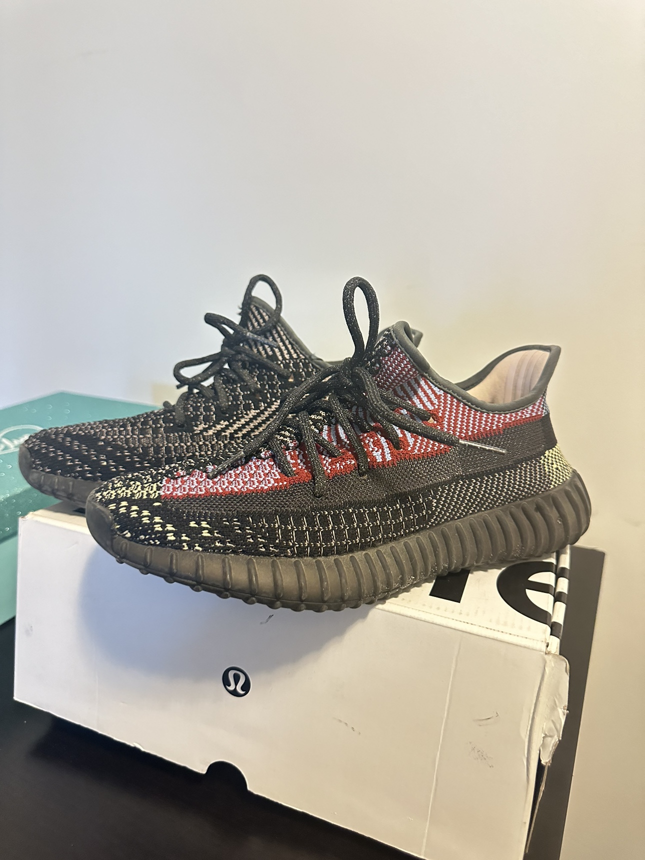 Fake yeezy unisex women’s size 8