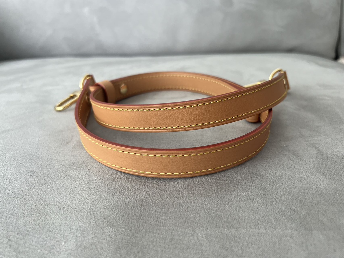 100% Authentic LOUIS VUITTON M81098 Loop Bag image indicator(4)