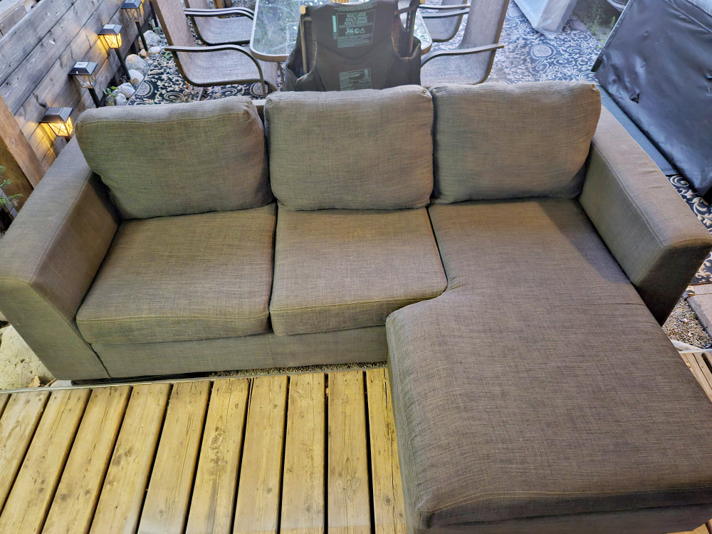 🇨🇦 Structube Modular sectional couch