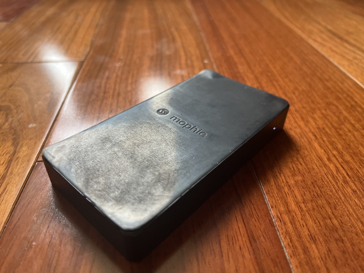 10,000mAH Mophie Charge Force Wireless Battery Bank