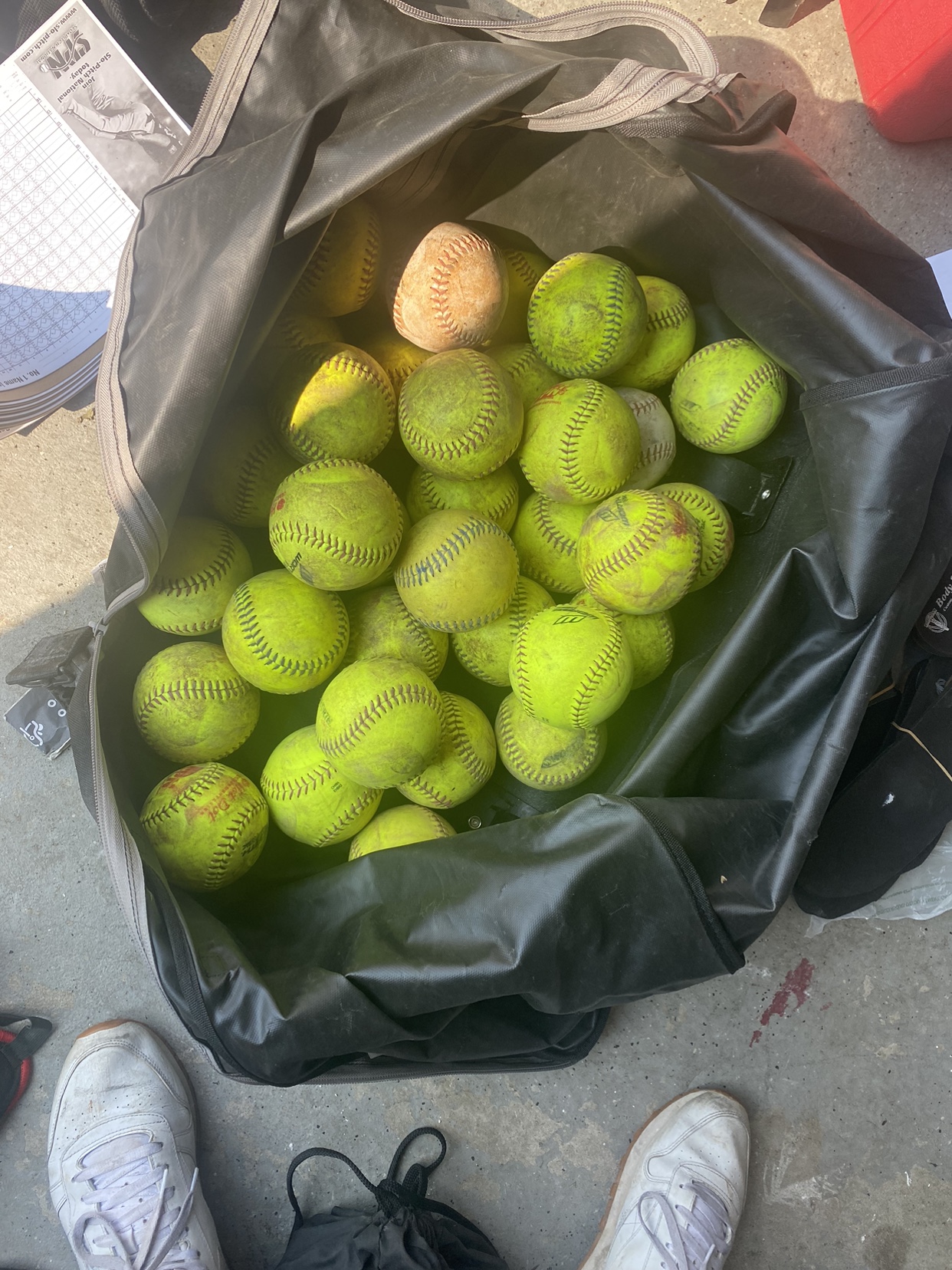 Softball balls 30/40 balls