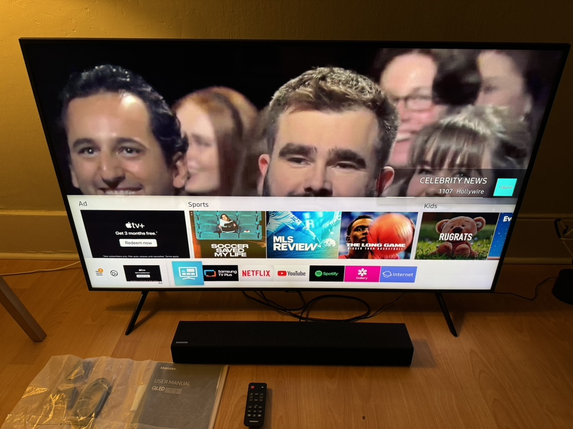 Samsung qled 55” with samsung sound bar - photo 2