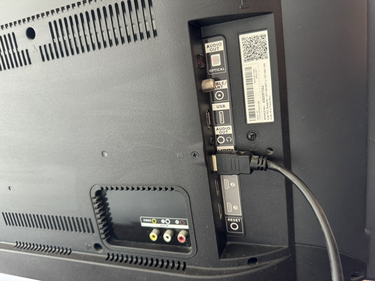 TCL 40” Roku TV - photo 3