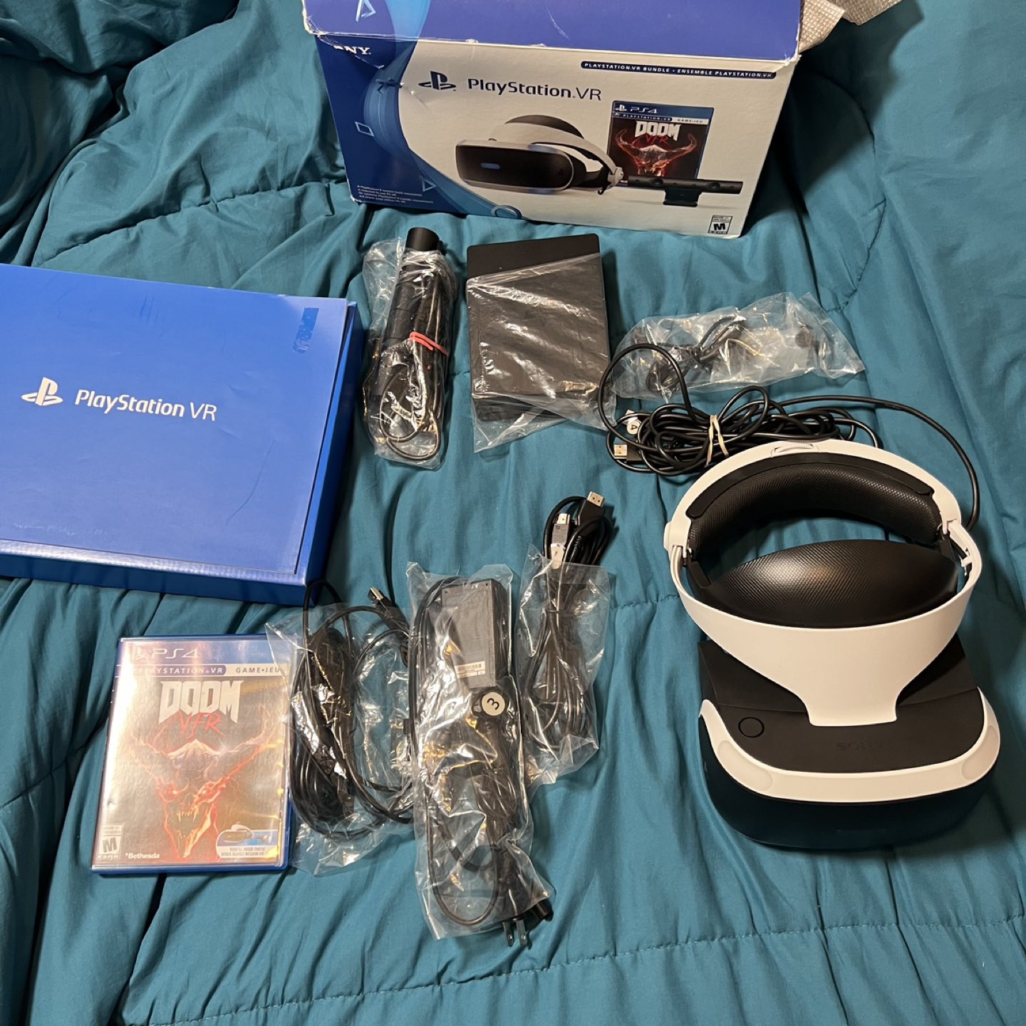 PS VR DOOM BUNDLE (for Ps4 / PS4 Pro) - photo 2