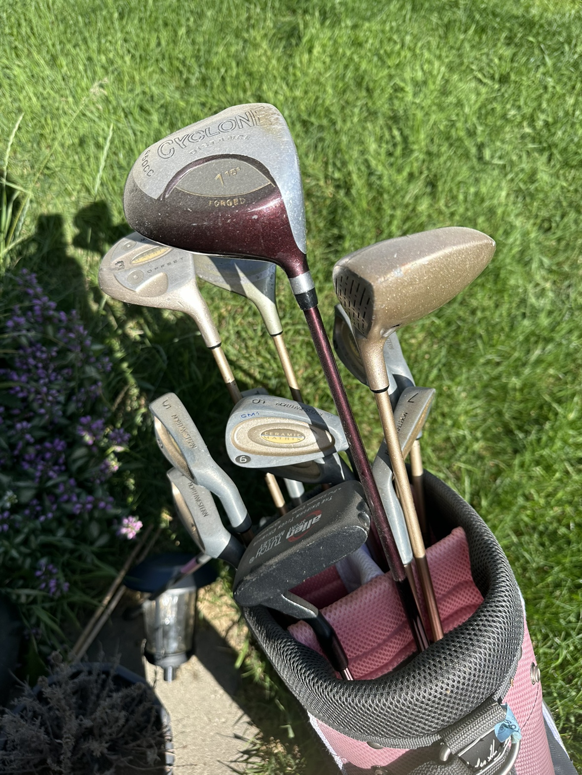 Ladies Right Golf Clubs and bag - photo 2