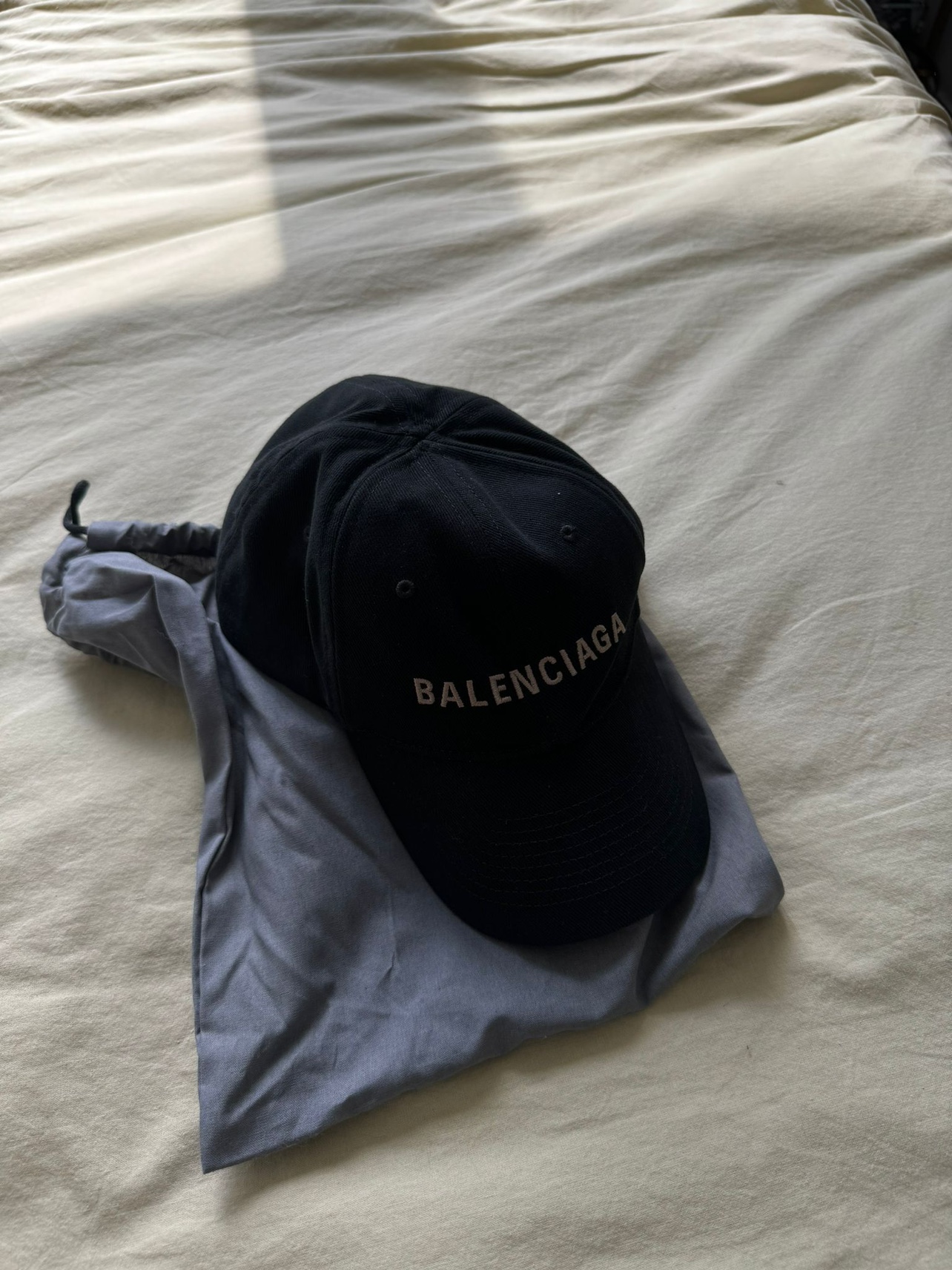 BALENCIAGA CAP IN BLACK/WHITE⚽️ thumbnail