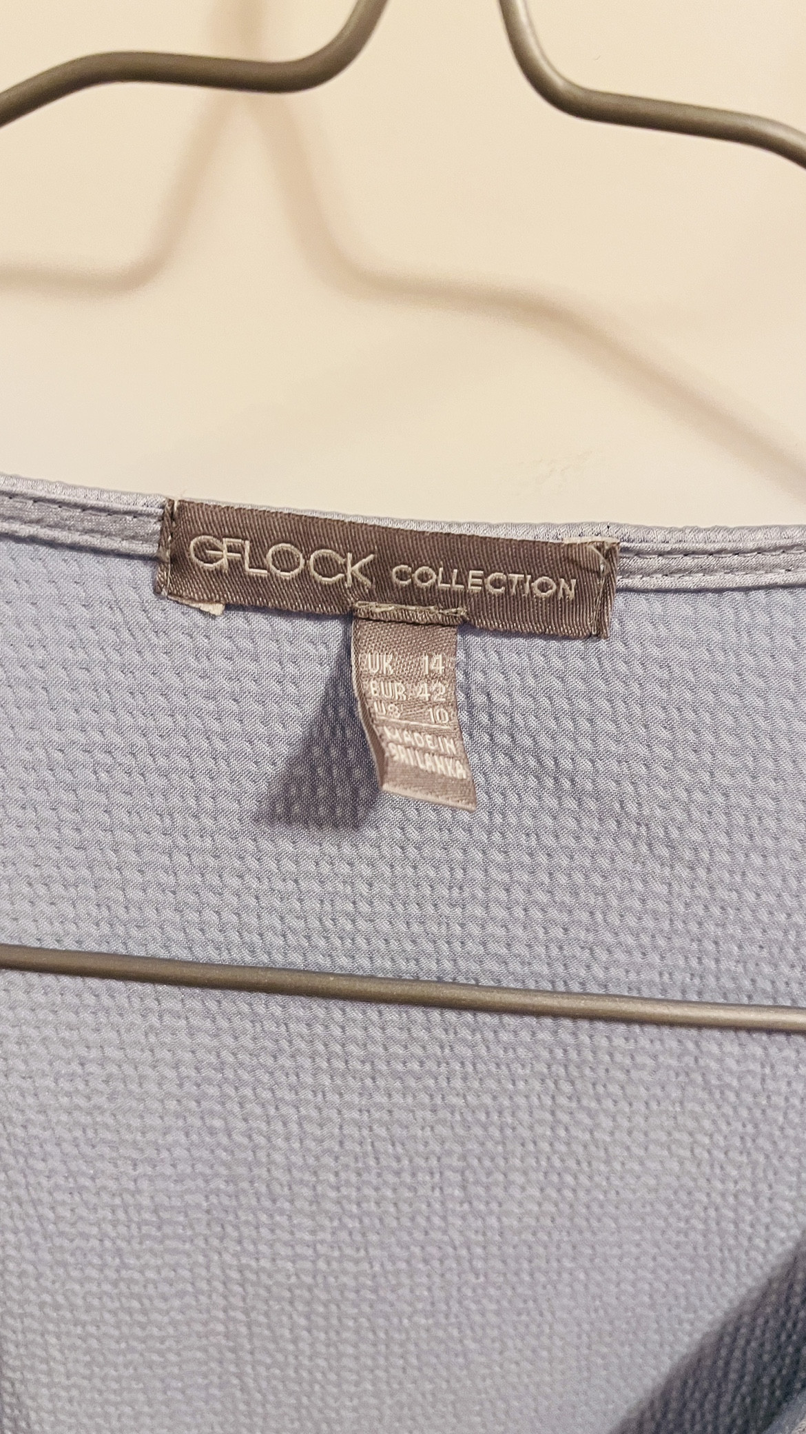 Blue wrapper around dress image indicator(2)