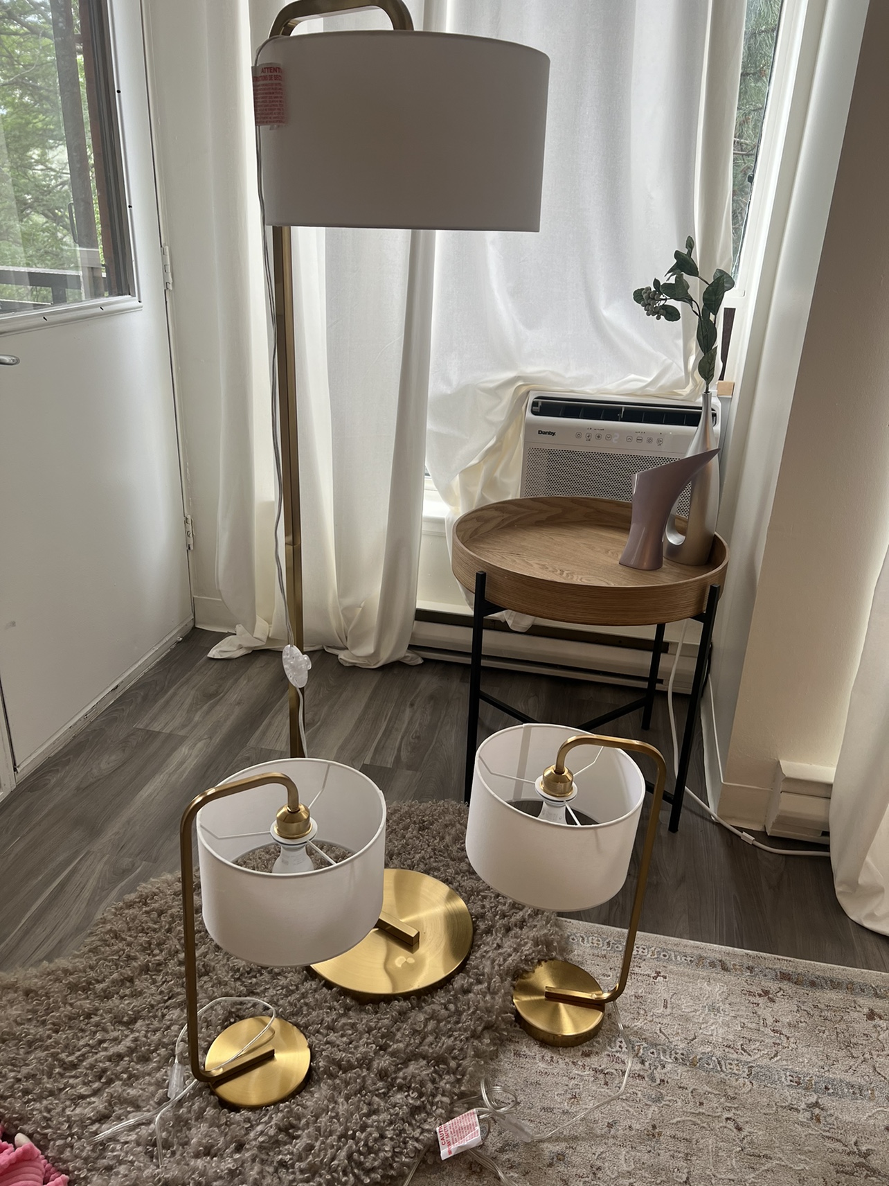 2 table lamp and one floor lamp ,, hardly used