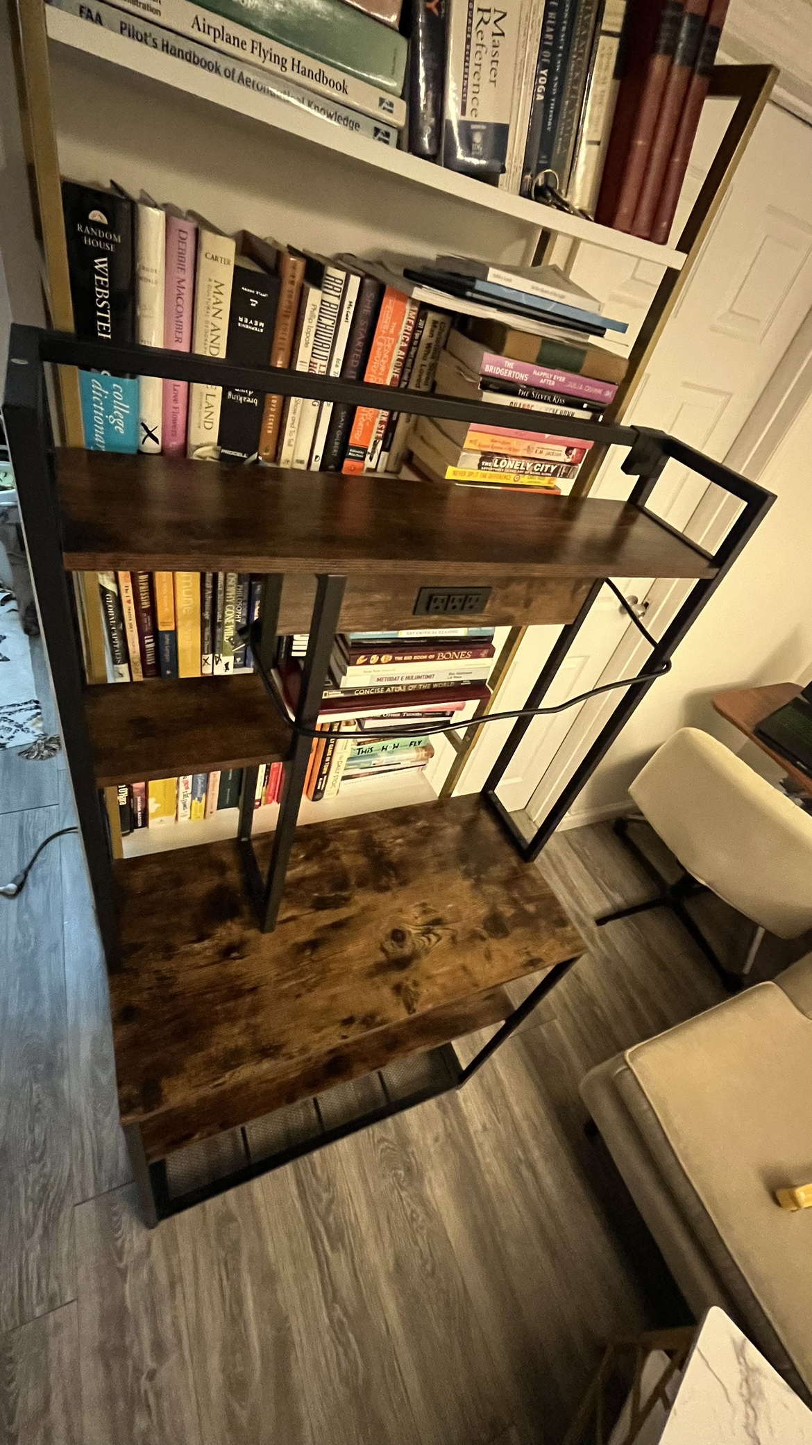Bookshelf - photo 2