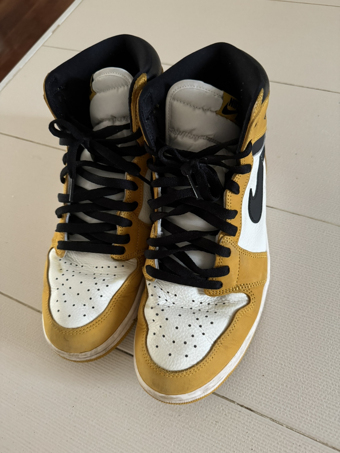 Jordan 1 yellow orchre