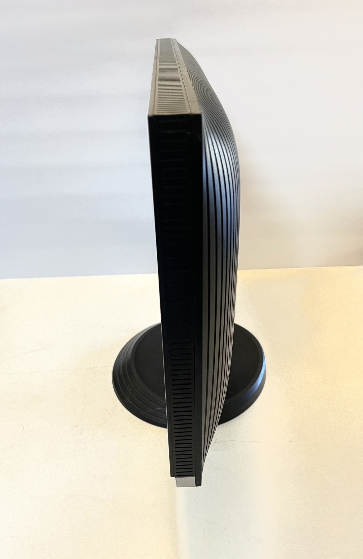 ViewSonic 20” Computer Monitor - with power and VGA cable image indicator(4)