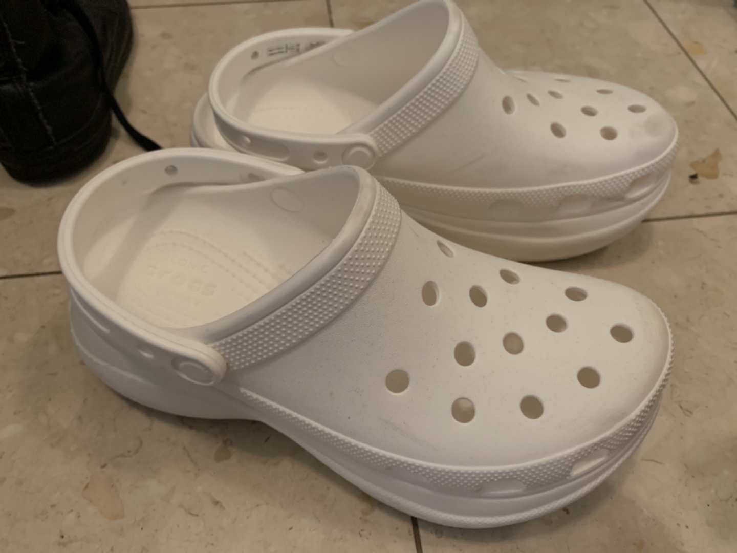 Crocs w9