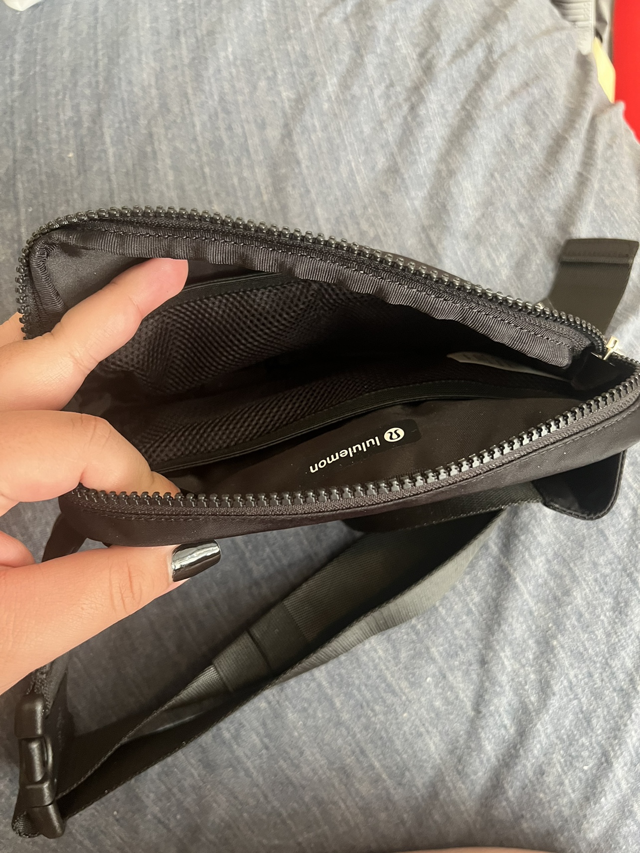 Lululemon large belt bag - photo 2