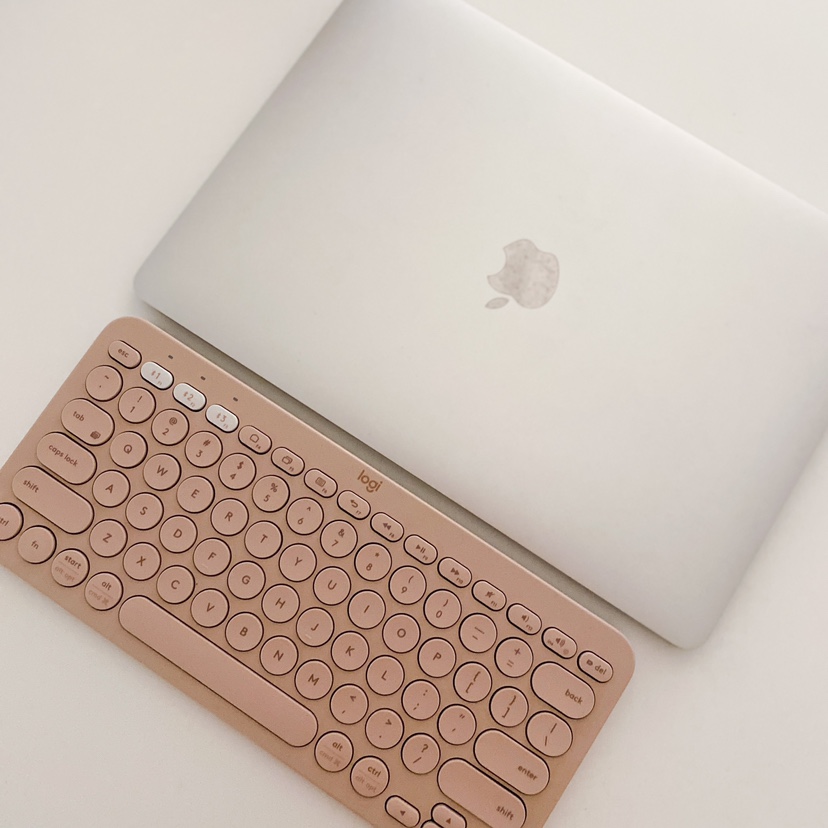 For Sale: MacBook Air (256GB) with Free Logitech Keyboard image indicator(3)